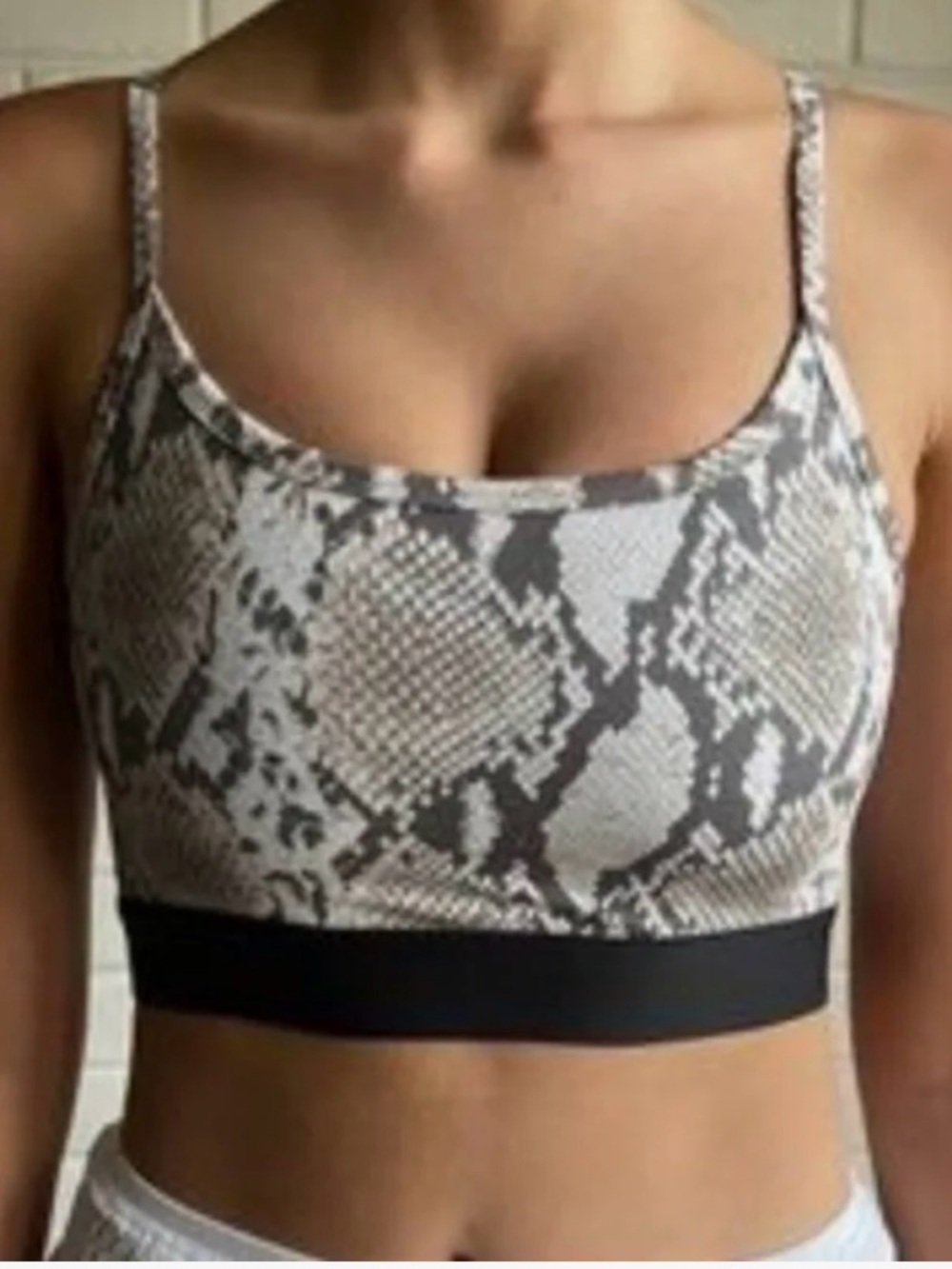 TNA  snake skin sports bra - Gray & Black